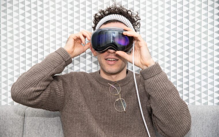Apple lays off employees from Vision Pro and Siri teams