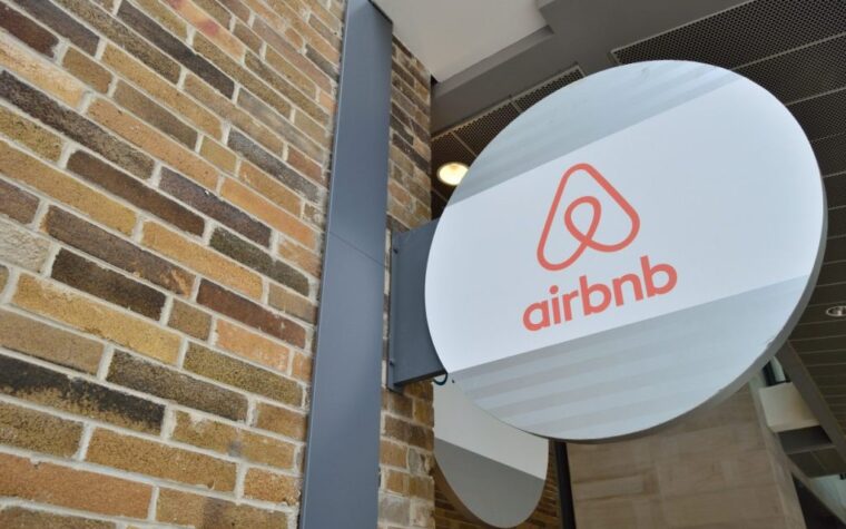 Airbnb trials reduced fees for hosts with own guests