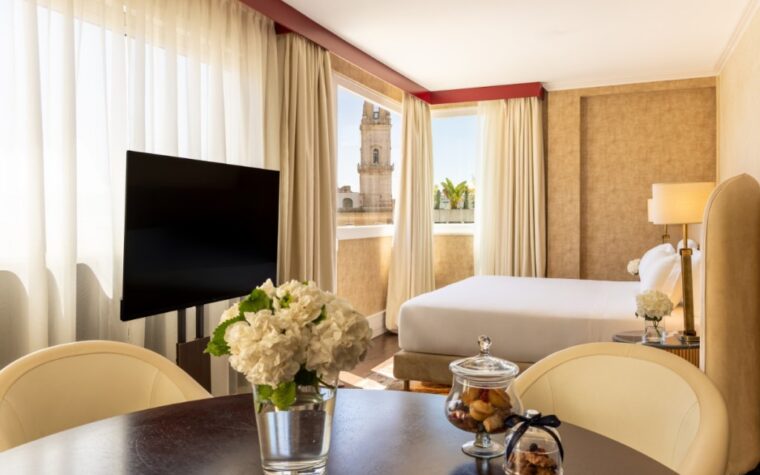 hotel REIT faces minor delays in $1 billion plan