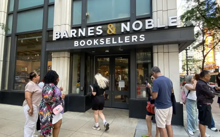 New Barnes & Noble opens in Chicago