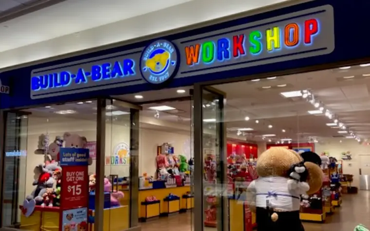 Build-A-Bear dismisses growth officer amid earnings dip