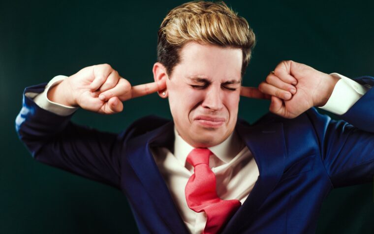 Milo Yiannopoulos deported from the UK