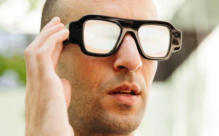 Snap smart glasses reviewed at $2,200