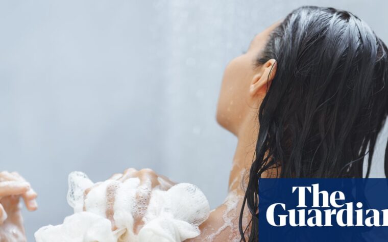 Double cleansing in showers: is it necessary?