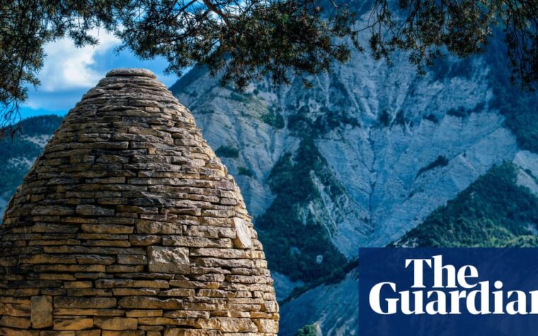 hiking Andy Goldsworthy’s art trail in Haute-Provence