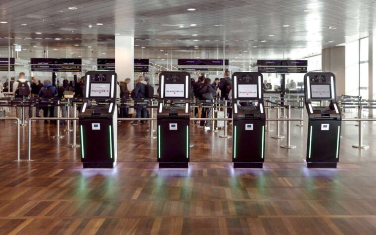 EU ends border safety valve, airlines warn of delays